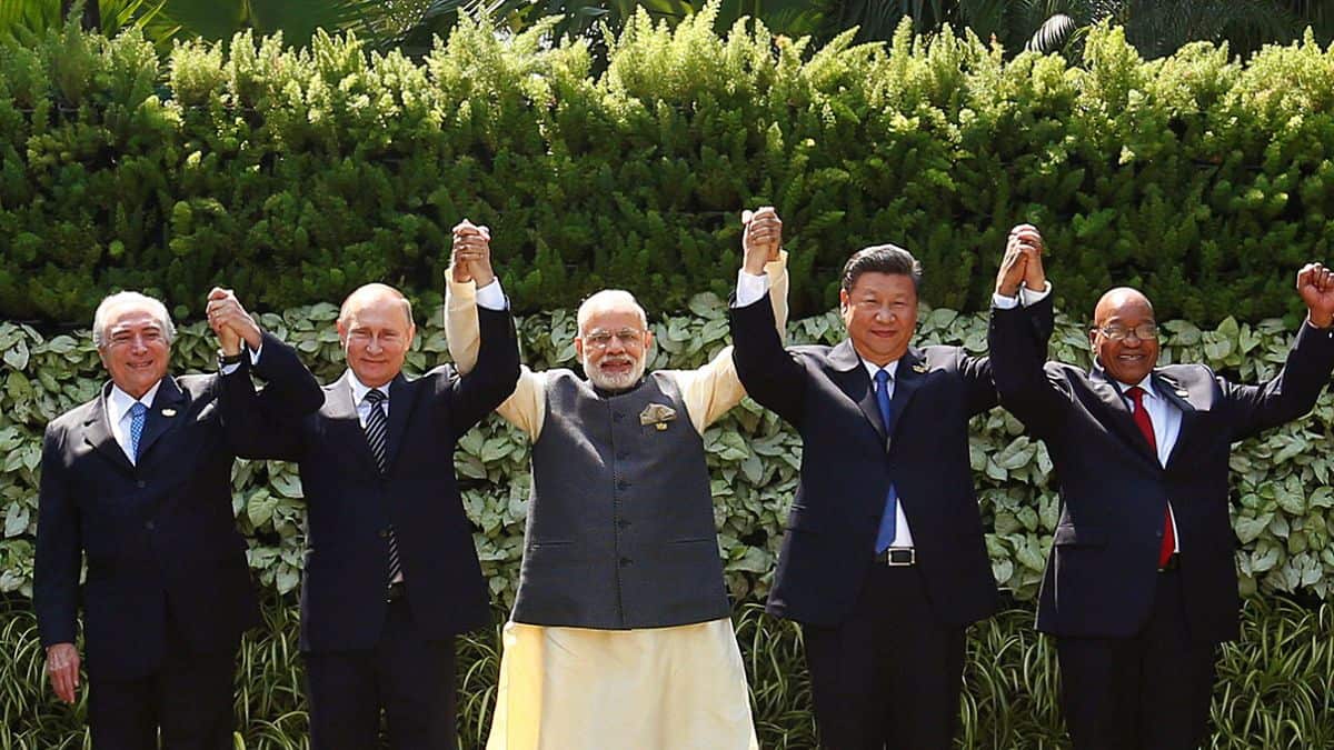 ''global economic recovery fragile'' warns china's xi at brics summit